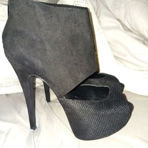 Black Paper Fox size 9